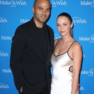 Tony Parker et son épouse Agathe Teyssier assistent à la séance photo du « Make a Wish Gala » à Paris, en France, le 25 novembre 2024. Photo de Jérôme Dominé/ABACAPRESS.COM
