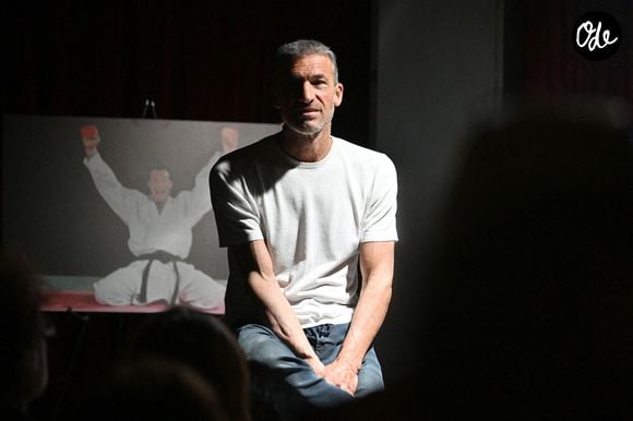 Exclusif - Christophe Pinna, l'ancien professeur de sport de la Star Academy et champion du monde de Karaté, était sur les planches, à Nice, au Carré d'Or, le 8 avril 2026 © Bruno Bebert/Bestimage