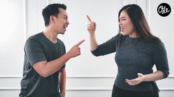 Toutes les personnes en colère ne haussent pas le ton. Certaines préfèrent garder leurs émotions pour elles, quitte à laisser leur frustration s'installer en silence.

Afif Radhamsuma /Unsplash