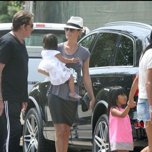 Johnny Hallyday, sa femme Laeticia, et leurs filles Jade et Joy à Los Angeles. © Bestimage