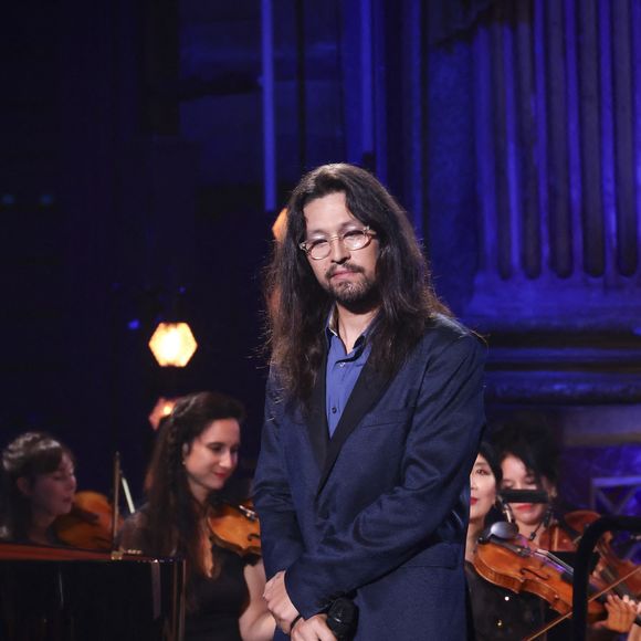 Exclusif - Lulu Gainsbourg lors de l’enregistrement de l’émission "Le Grand Echiquier - Spéciale Serge Gainsbourg" présentée par C.Chazal et A.Manoukian et diffusée le 7 avril 2026 sur France 2, à Paris, France, le 17 septembre 2025. © Jack Tribeca/Bestimage
