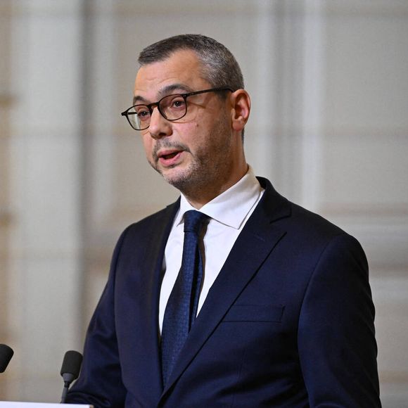 Alexis Kohler, Secrétaire général de l’Elysée, annonce la composition du nouveau gouvernement à Paris, nommé par le Président de la République E.Macron, sur proposition du Premier ministre F.Bayrou, le lundi 23 décembre 2024 à 18h30, au Palais de l’Elysée. 
© Jeanne Accorsini / Pool / Bestimage