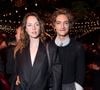 Après la soirée Kering, à Cannes, ils se sont montrés ensemble à Roland-Garros.

Vassili Schneider et sa compagne - Soirée "Kering Women in Motion Awards" à la Place de la Castre lors du 79ème Festival International du Film de Cannes. Le 17 mai 2026
© Olivier Borde / Bestimage
