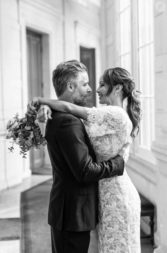 Elle s'est mariée avec Guillaume Gabriel, comédien et directeur artistique

Exclusif  - Mariage civil de Sonia Rolland avec Guillaume Gabriel à la mairie du 16ème à Paris le 21 mars 2025. © Cyril Moreau/Bestimage