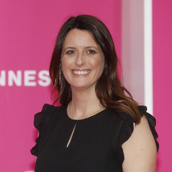 Anne Décis de "Plus Belle la Vie" au photocall lors de la 5ème saison du festival International des Séries "Canneseries" à Cannes, France, le 2 avril 2022. © Denis Guignebourg/Bestimage