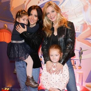 Les soeurs Carat étaient en famille pour cet événement

Carole Carat et Fabienne Carat au photocall de la générale du spectacle "Tempo" du Cirque d'Hiver Bouglione à Paris, France, le 18 octobre 2025. © Coadic Guirec/Bestimage