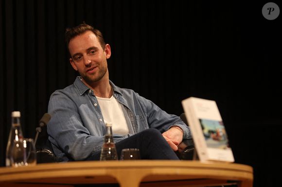 L'écrivain Suisse Joël Dicker pour la présentation de son dernier roman "La vérité sur l'affaire Harry Quebert" à la Station Ausone-Mollat, à Bordeaux, France, le 29 mars 2022. © Jean-Marc Lhomer/Bestimage
