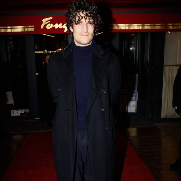 Louis Garrel (mari de Laetitia Casta) - Arrivés au dîner des nommés aux Cesar au Fouquet's à Paris le 6 février 2023.

© Christophe Clovis / Bestimage