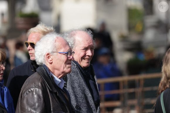 Les frères Dardenne, Jérémie Renier, Natacha Reignier mais aussi Deborah François, tous Belges, étaient également présents pour rendre hommage à Emilie Dequenne.

Jean-Pierre et Luc Dardenne se rendent à l'enterrement de l'actrice belge Emilie Dequenne au crématorium du cimetière du Père Lachaise à Paris, France, le 26 mars 2025. Photo by Nasser Berzane/ABACAPRESS.COM