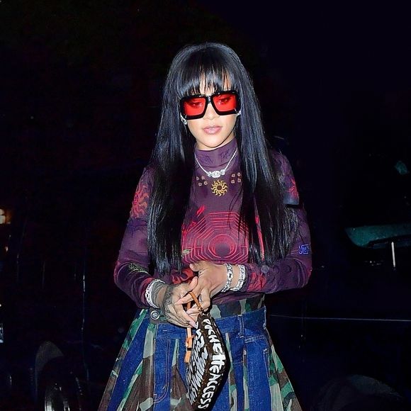 Sa société a été placée en redressement judiciaire en juillet 2026.

Exclusif - Rihanna arrive à une fête en jupe camouflage à New York City, New York, Etats-Unis, le 24 septembre 2021.