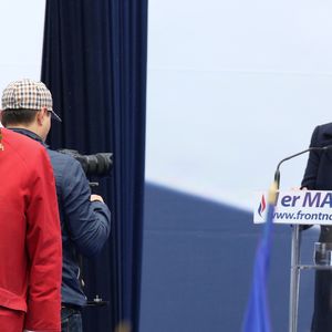 Jean-Marie et Marine Le Pen
Traditionnel défilé du Front National à l'occasion du 1er mai, avec dépôt de gerbe au pied de la statue de Jeanne d'Arc, puis discours de Marine Le Pen place de l'Opéra.
Paris, le 1er Mai 2015