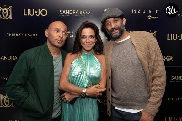 Sandra Sisley entre Eric et Ramzy (Éric Judor et Ramzy Bedia) -au 76ème Festival International du Film de Cannes, France, le 19 mai 2023. © Aurelio Stella/Bestimage