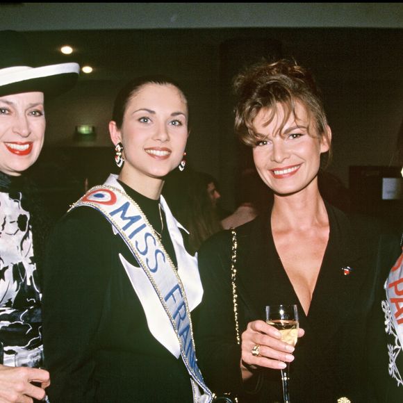 Archives - Geneviève de Fontenay avec Valérie Claisse Miss France 1994 et Miss Paris 93
au tournoi de Paris des Gentlemen. RINDOFF-BOWEN / BESTIMAGE