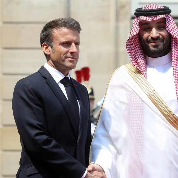 Le prince héritier d'Arabie saoudite a fait des travaux dans ses intérieurs

Le président de la République française, Emmanuel Macron reçoit le prince héritier d'Arabie saoudite, Mohammed ben Salmane, Premier ministre du Royaume d'Arabie saoudite, pour un déjeuner de travail au palais de l'Elysée à Paris, France, le 16 juin 2023. © Stéphane Lemouton/Bestimage