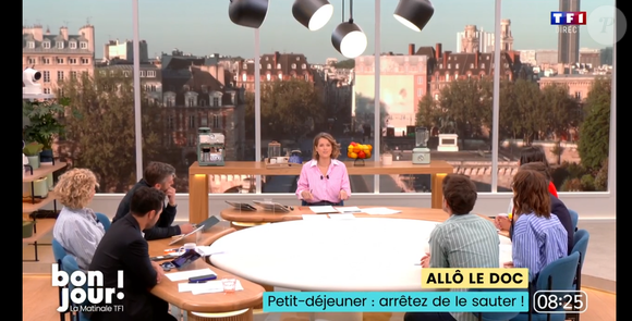 Toute l'équipe de "Bonjour ! La Matinale TF1" a écouté ces conseils avec une grande attention

Vincent Valinducq médecin et chroniqueur donne ses conseils pour un bon petit déjeuner dans "Bonjour ! La Matinale TF1" le 9 juin 2025.