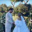 Pour son mariage avec Eric Antoine, Gennifer Demey a porté une deuxième robe blanche : un modèle plus volumineux montré en photo