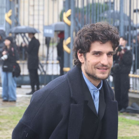 Louis Garrel - Arrivées au défilé Dior Homme à l'École-Militaire lors de la semaine de la mode masculine automne/hiver 2025-2026 à Paris, France, le 24 janvier 2025. © Denis Guignebourg/Bestimage