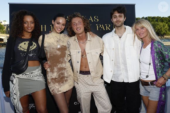 Exclusif - Joalukas Noah, sa mère Isabelle Camus, ses soeurs Eleejah et Jenaye et Tomathy Stewart-Whyte (frère de Jenaye et Eleejah) lors de la soirée d'anniversaire de Joalukas Noah, fils de Yannick Noah et Isabelle Camus, pour ses 18 ans à Paris le 10 juin 2022. © Cyril Moreau / Bestimage