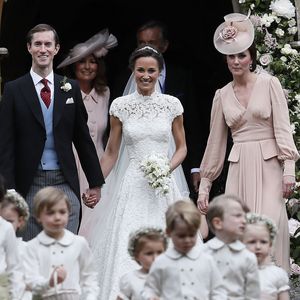 Pippa Middleton, James Matthews et Kate Middleton à l'église St Mark Englefield, Berkshire au Royaume Uni, le 20 mai 2017.

Photo : Agence / Bestimage