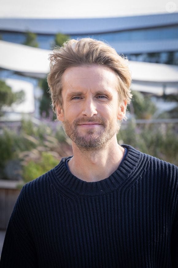 Le maire de la commune explique à "Purepeople" qu'il a reçu de nombreux appels.

L'acteur et réalisateur français Philippe Lacheau lors du lancement des illuminations et festivités de Noël au centre commercial CAP 3000 aux côtés du nouveau directeur du centre Frédéric Llorca à Saint-Laurent-du-Var, France, le 20 novembre 2024. Photo by Shootpix/ABACAPRESS.COM