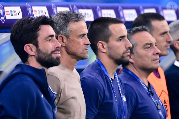 Il s'agissait du kinésithérapeute du club depuis plus de deux décennies. Il n’avait que 48 ans...

Luis Enrique Martinez (entraîneur du PSG) et le staff lors du match de la finale de la Coupe de France entre le Paris Saint Germain et le Stade de Reims au Stade de France le 24 mai 2025 à Saint Denis, France. ( Photo par Dante Badano / PsnewZ / Bestimage) -
