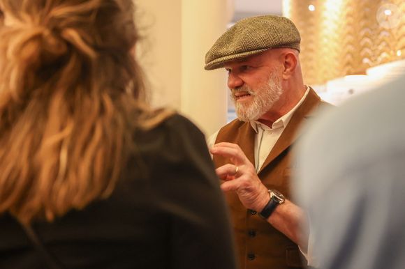 Il restera ouvert jusqu'à la fin du mois d'octobre 2025.

Le chef Philippe Etchebest - Le chef Philippe Etchebest ouvre son restaurant éphémère "Signature" du 9 au 30 octobre au 25 rue Sedaine à Paris dans le 11ème arrondissement le 8 octobre 2025. © Jean-Marc Lhomer/Bestimage