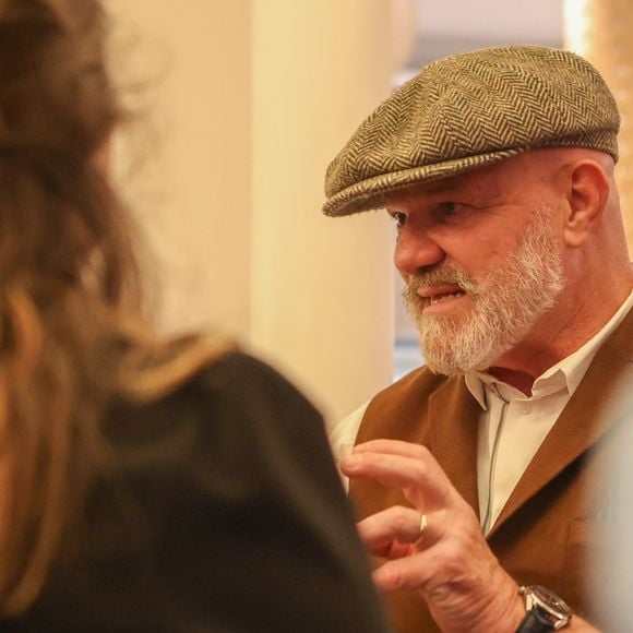 Il restera ouvert jusqu'à la fin du mois d'octobre 2025.

Le chef Philippe Etchebest - Le chef Philippe Etchebest ouvre son restaurant éphémère "Signature" du 9 au 30 octobre au 25 rue Sedaine à Paris dans le 11ème arrondissement le 8 octobre 2025. © Jean-Marc Lhomer/Bestimage