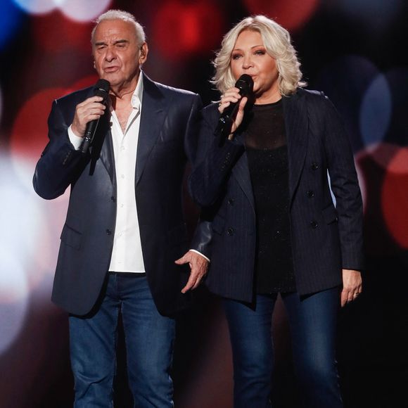 Exclusif -Michel Fugain et sa femme Sanda - Surprises - Enregistrement de l'émission "La Boîte à Secrets N°19" dans les studios de la Cité du Cinéma à Saint-Denis, présentée par F.Bollaert et diffusée le 3 janvier sur France 3
© Christophe Clovis / Bestimage