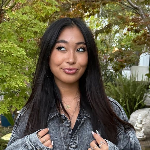 Jade Hallyday profite avec son chéri.

Jade Hallyday sur Instagram. Instagram/Jade Hallyday