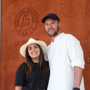 Inés Reg et Kevin Debonne - People au village lors des Internationaux de France de Tennis de Roland Garros à Paris. Le 10 juin 2021
© Dominique Jacovides / Bestimage