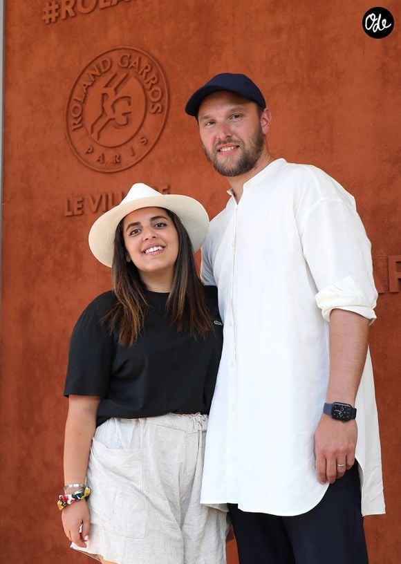 Inés Reg et Kevin Debonne - People au village lors des Internationaux de France de Tennis de Roland Garros à Paris. Le 10 juin 2021
© Dominique Jacovides / Bestimage