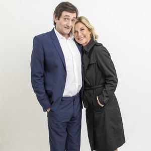 Exclusif - Pierre Palmade, Michèle Laroque - Jour 4 - Studio - Enregistrement de l'émission "Le grand restaurant,  la guerre de l’étoile », diffusée le 15 décembre sur M6
© Cyril Moreau / Bestimage
Sur une idée de P.Palmade, un casting 5 étoiles. Fort de son succès, « Le Grand Restaurant » est de retour pour une soirée exceptionnelle sur M6, avec les plus grands noms de la scène et du cinéma français, ainsi que des grands talents de la nouvelle génération, dans un nouvel opus baptisé « La guerre de l’étoile ».
Pour cette nouvelle année, le directeur du Grand Restaurant voit les choses en grand pour tenter d’obtenir la fameuse étoile du célèbre guide Michalon ! Et pour cela, il s’installe au pied de la Tour Eiffel. 
Pierre fait face à un critique culinaire (A.Astier) sans scrupule qui va lui proposer un accord pour le moins douteux : limoger son Chef historique en échange de cette fameuse étoile. Le directeur du Grand Restaurant acceptera-t-il ? 
Entre humour et émotion, laissez-vous porter par plus de 40 comédiens, les plus grands noms du théâtre et du cinéma français.