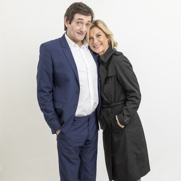 Exclusif - Pierre Palmade, Michèle Laroque - Jour 4 - Studio - Enregistrement de l'émission "Le grand restaurant,  la guerre de l’étoile », diffusée le 15 décembre sur M6
© Cyril Moreau / Bestimage
Sur une idée de P.Palmade, un casting 5 étoiles. Fort de son succès, « Le Grand Restaurant » est de retour pour une soirée exceptionnelle sur M6, avec les plus grands noms de la scène et du cinéma français, ainsi que des grands talents de la nouvelle génération, dans un nouvel opus baptisé « La guerre de l’étoile ».
Pour cette nouvelle année, le directeur du Grand Restaurant voit les choses en grand pour tenter d’obtenir la fameuse étoile du célèbre guide Michalon ! Et pour cela, il s’installe au pied de la Tour Eiffel. 
Pierre fait face à un critique culinaire (A.Astier) sans scrupule qui va lui proposer un accord pour le moins douteux : limoger son Chef historique en échange de cette fameuse étoile. Le directeur du Grand Restaurant acceptera-t-il ? 
Entre humour et émotion, laissez-vous porter par plus de 40 comédiens, les plus grands noms du théâtre et du cinéma français.