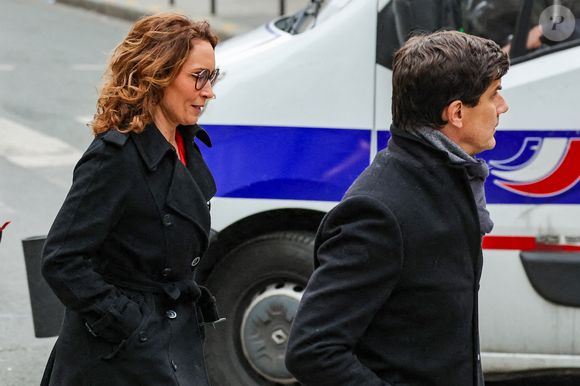 Mais aussi Marie-Sophie Lacarrau

Marie-Sophie Lacarrau, Romain Hussenot - Arrivées aux obsèques de C.Laborde en l’église Saint-Roch à Paris, le 6 février 2025. Décédée le 28 janvier 2025 à l'âge de 73 ans, l'ancienne présentatrice météo de TF1 (1988 - 2017) était atteinte de la maladie neurodégénérative à corps de Lewy. 
© Jacovides - Moreau / Bestimage