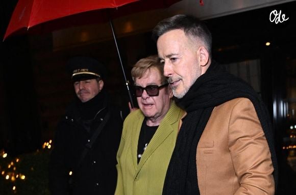 Elton John possède notamment une villa sur les hauteurs du Mont-Boron, à Nice.

Elton John et son mari David Furnish sont allés dîner au restaurant "Marius et Janette" à Paris le 24 janvier 2026.

© Yehiel Chekroune / Bestimage