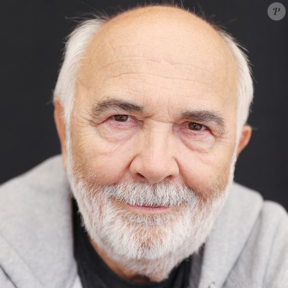 "Les élèves m’appelaient Attila à cause de ma moustache et de l’autorité que j’essayais d’avoir" se souvenait il, en 2021, dans Le parisien - Aujourd'hui en France...

Gerard Jugnot lors du Festival du Cinéma et Musique de Film à La Baule, France le 30 juin 2023. Photo par Jerome Dominé/ABACAPRESS.COM