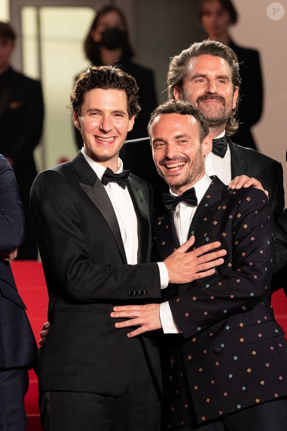 Vincent Lacoste, Jérôme Niel, Grégoire Ludig - Montée des marches du film « Fumer Fait Tousser » lors du 75ème Festival International du Film de Cannes. Le 21 mai 2022
© Cyril Moreau / Bestimage