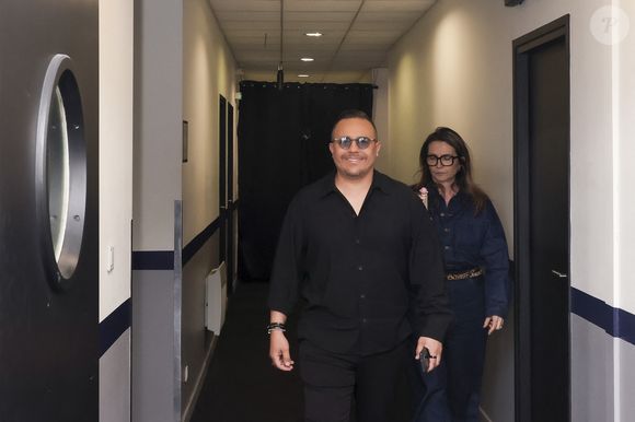 Exclusif - Faudel, en backstage de l'enregistrement de l'émission On Connait La Chanson Années 90, présentée par L.Boccolini et diffusée le 19 mai 2026 sur W9, à Paris, France, le 8 avril 2026. © Jack Tribeca/Bestimage