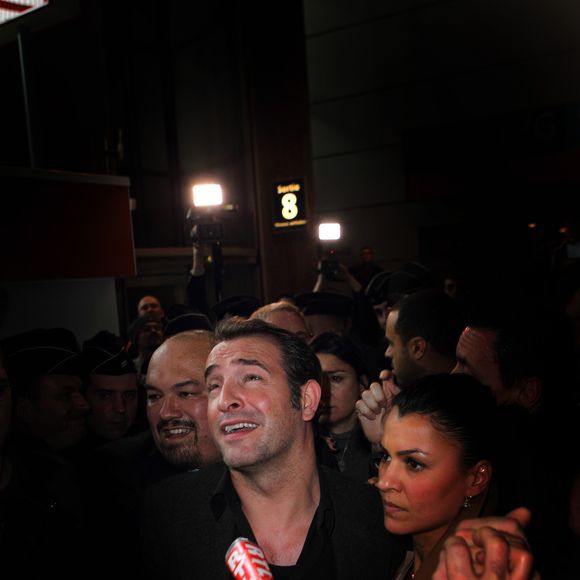 Jean Dujardin rentrant de Los Angeles en 2012 avec son Oscar
©AGENCE / BESTIMAGE