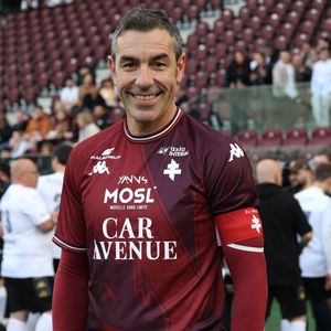 Robert Pirès - À l’occasion de l’accueil de la Cérémonie du Guide MICHELIN France 2025 par Destination Moselle (le Département de la Moselle, l’Eurométropole de Metz et la Région Grand Est), un match de football exceptionnel a réuni d’anciens joueurs du FC Metz et grands chefs de restaurants étoilés sur la pelouse du stade Saint-Symphorien, à Metz, France, le 30 mars 2025. © Jean-Marc Lhomer/Bestimage