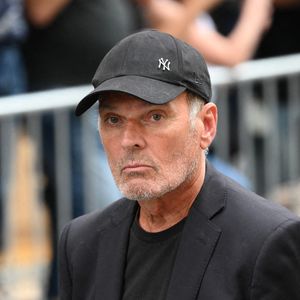 Laurent Baffie assiste aux funérailles de Thierry Ardisson à l'église Saint Roch à Paris, France, le 17 juillet 2025. Thierry Ardisson, journaliste, animateur et producteur français connu sous le nom de " l'homme en noir ", est décédé à l'âge de 76 ans des suites d'un cancer le 14 juillet. Photo by Eliot Blondet/ABACAPRESS.COM