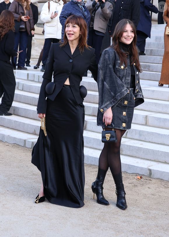 Sophie Marceau et sa fille Juliette Lemley au défilé Schiaparelli "Collection Haute Couture Printemps/Eté 2026" lors de la Fashion Week de Paris, le 26 janvier 2026

© Denis Guignebourg / Bestimage