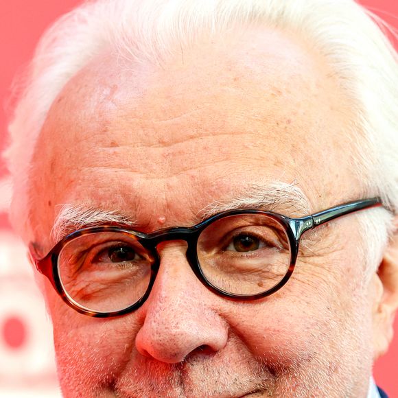 Alain Ducasse au photocall de la cérémonie de remise des étoiles Michelin au Grimaldi Forum de Monaco, le 16 mars 2026. 1 étoile, 7 nouveaux 2 étoiles et 1 nouveau 3 étoiles pour l'édition 2026. Claudia Albuquerque/Bestimage