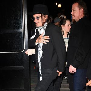 Il sera à l'affiche de "Day drinker", prévu en salles en 2026.

Johnny Depp salue ses fans à son arrivée à la salle de concert City Winery à New York, après une apparition surprise lors de l’événement "People Have the Power: A Celebration of Patti Smith" au Carnegie Hall.



Photo : Backgrid USA / Bestimage