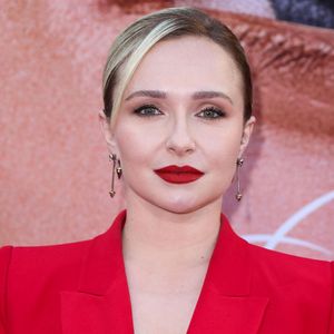 "Elle était chassée. [...] Personne, et surtout pas une adolescente, ne devrait être prise pour cible de cette façon", regrette-t-il.

Hayden Panettiere à la première du film "Blonde" Netflix au TCL Chinese Theatre IMAX à Hollywood, Los Angeles, Californie, Etats-Unis, le 13 septembre 2022.