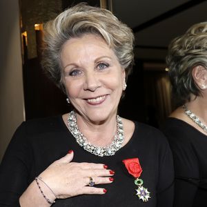 Françoise Laborde - Françoise Laborde, co-fondatrice et présidente de l'association Pour les Femmes dans les Medias (PFDM) reçoit les insignes d'Officier dans l'ordre National de la Légion d'Honneur par Laurence Rossignol, Ministre des Familles, de l'Enfance et des Droits des femmes, au Pavillon Dauphine à Paris le 6 mars 2017. © Cédric Perrin/Bestimage
