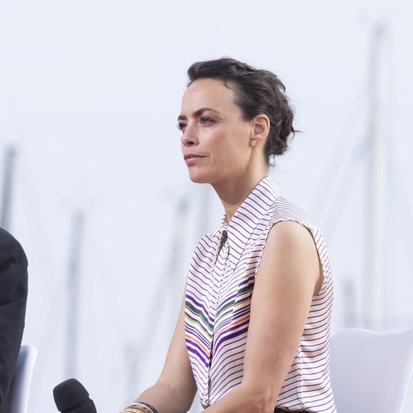 Bérénice Bejo sur le plateau de l'émission "Spéciale Cannes", présentée par D.Burki et diffusée sur Culture Box, lors du 75ème Festival Internationale du Film de Cannes. Le 18 mai 2022
© Jack Tribeca / Bestimage