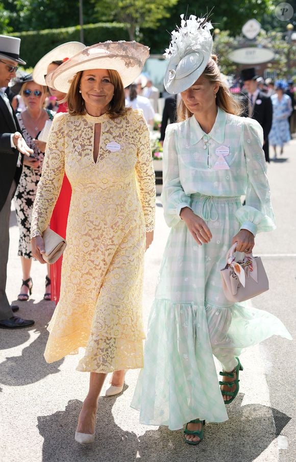 Carole Middleton et sa belle-fille Alizée Thevenet assistent aux courses hippiques Royal Ascot, le 18 juin 2025. Julien Burton / Bestimage