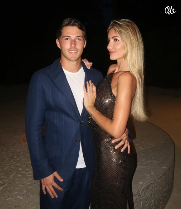 Le fils de Didier et Claude Deschamps célébrait pourtant un bel événement ce même jour 

Dylan Deschamps et sa femme Mathilde Cappalaere