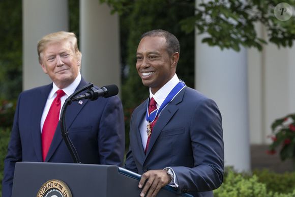 Info - Tiger Woods officialise sa relation avec Vanessa Trump - Le président Donald Trump remet la médaille présidentielle de la liberté au golfeur Tiger Wood à la Maison Blanche à Washington le 6 mai 2019. The White House via BestImage